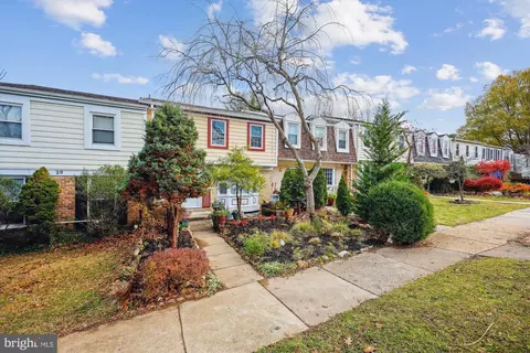 22 E Darby Ct, Gaithersburg, MD 20878 photo 4
