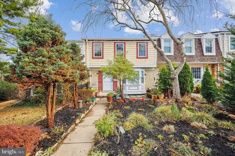 22 E Darby Ct, Gaithersburg, MD 20878