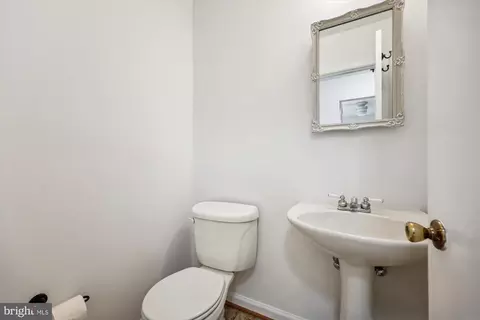 22 E Darby Ct, Gaithersburg, MD 20878 photo 13