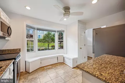 22 E Darby Ct, Gaithersburg, MD 20878 photo 10
