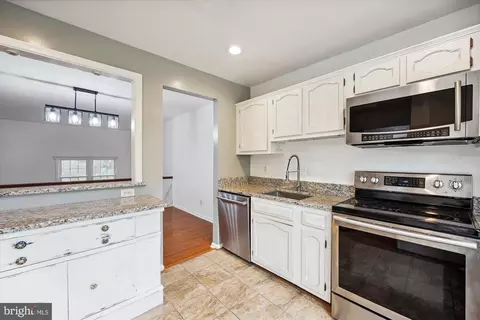 22 E Darby Ct, Gaithersburg, MD 20878 photo 11