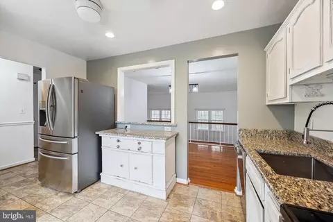 22 E Darby Ct, Gaithersburg, MD 20878 photo 12