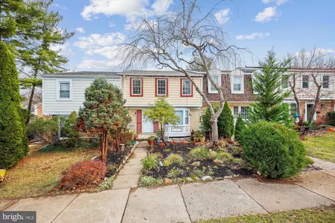 22 E Darby Ct, Gaithersburg, MD 20878 photo 3