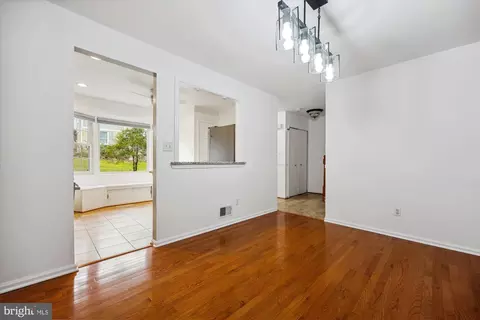 22 E Darby Ct, Gaithersburg, MD 20878 photo 14