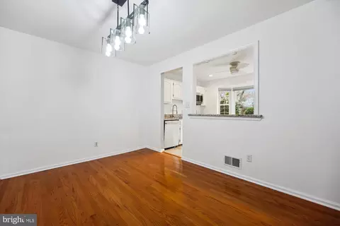 22 E Darby Ct, Gaithersburg, MD 20878 photo 15