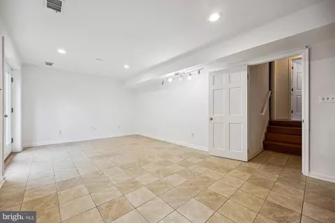 22 E Darby Ct, Gaithersburg, MD 20878 photo 42