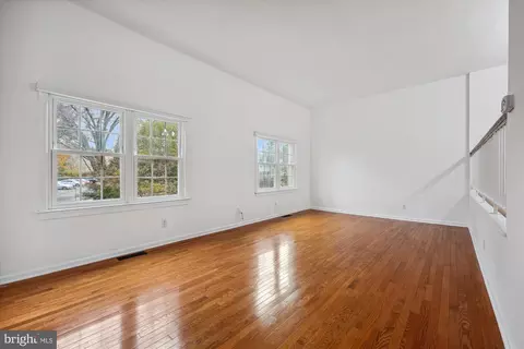 22 E Darby Ct, Gaithersburg, MD 20878 photo 20