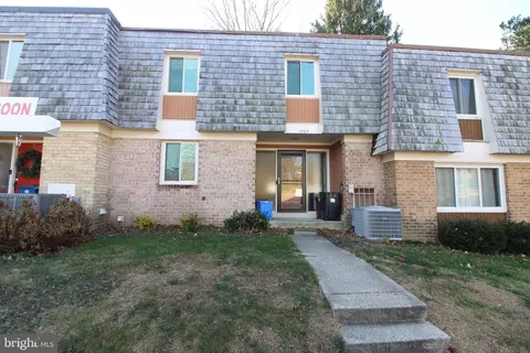 19105 Capehart Dr, Montgomery Village, MD 20886