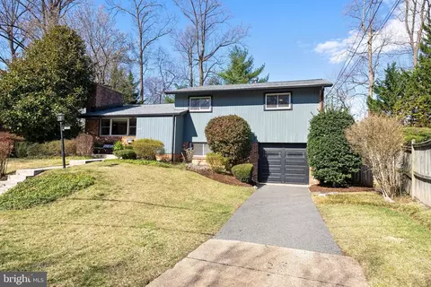 6417 Tone Dr, Bethesda, MD 20817