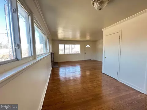 Living - 8649 11th Ave, Silver Spring, MD 20903 photo 2 of 5
