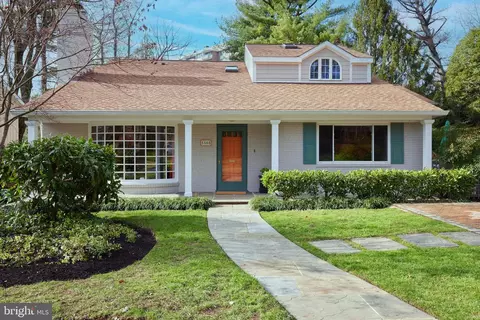 5508 Greystone St, Chevy Chase, MD 20815