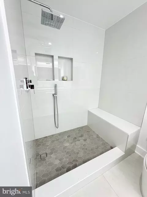 Bath - 13117 Lutes Dr, Silver Spring, MD 20906 photo 3 of 10