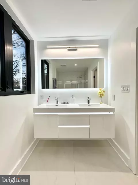 Bath - 13117 Lutes Dr, Silver Spring, MD 20906 photo 4 of 10