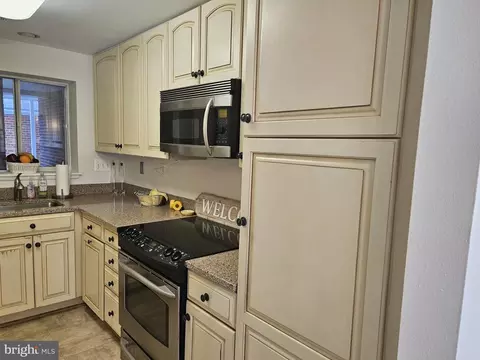 Kitchen - 3510 Forest Edge Dr #16-1C, Silver Spring, MD 20906 photo 2 of 6
