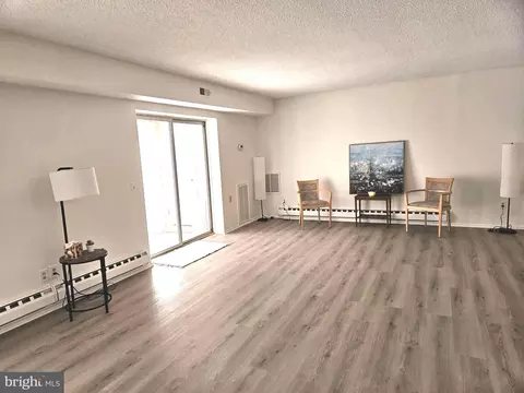 Living - 3510 Forest Edge Dr #16-1C, Silver Spring, MD 20906 photo 2 of 3