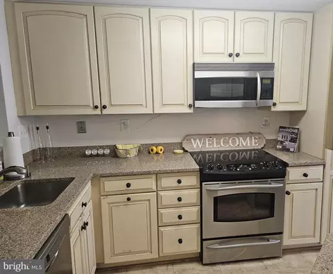 Kitchen - 3510 Forest Edge Dr #16-1C, Silver Spring, MD 20906 photo 1 of 6