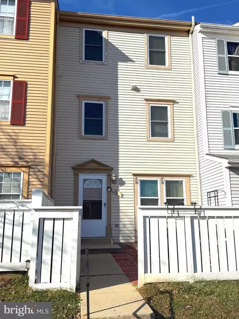 26 Appledowre Ct #51, Germantown, MD 20876