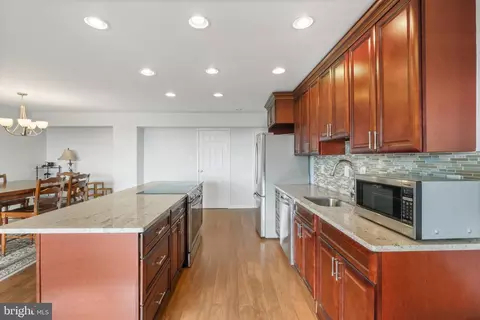 9701 Fields Rd #1207, Gaithersburg, MD 20878 photo 2