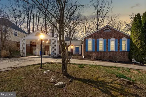 10324 Gainsborough Rd, Potomac, MD 20854
