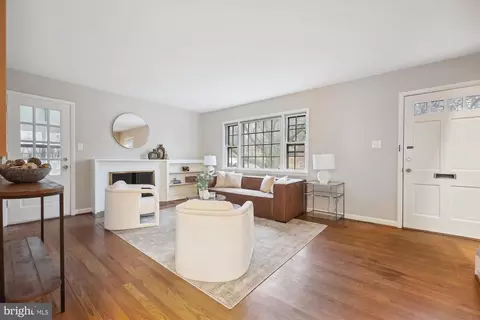 9501 Pin Oak Dr, Silver Spring, MD 20910 photo 5