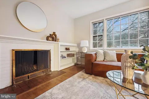 9501 Pin Oak Dr, Silver Spring, MD 20910 photo 8