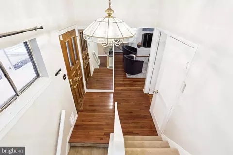 Entry Way - 102 Bluff Ter, Silver Spring, MD 20902 photo 3 of 4