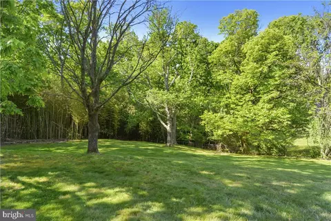 Exterior - 102 Bluff Ter, Silver Spring, MD 20902 photo 6 of 7
