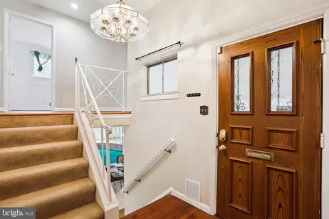 Entry Way - 102 Bluff Ter, Silver Spring, MD 20902 photo 4 of 4
