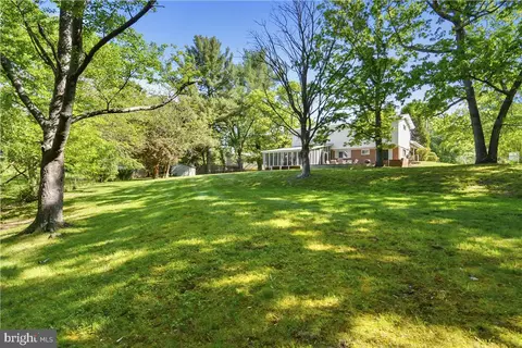 Exterior - 102 Bluff Ter, Silver Spring, MD 20902 photo 5 of 7
