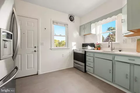 9208 Bradford Rd, Silver Spring, MD 20901 photo 11