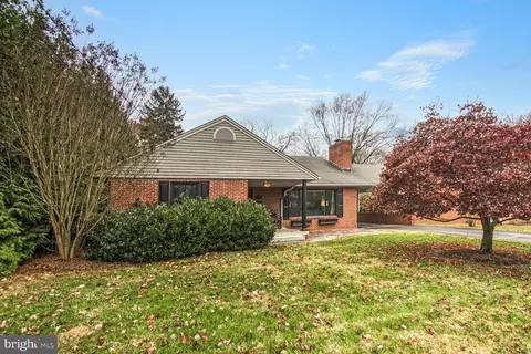 311 Laura Ln, Rockville, MD 20850