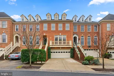 10042 Sterling Ter, Rockville, MD 20850