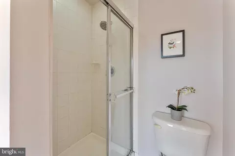 Bath - 2117 Darcy Green Pl, Silver Spring, MD 20910 photo 2 of 4