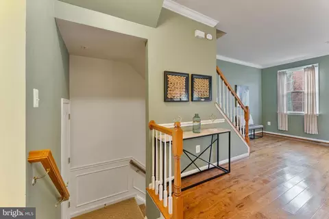 Entry Way - 2117 Darcy Green Pl, Silver Spring, MD 20910 photo 4 of 6