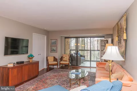 Living - 15100 Interlachen Dr #4-608, Silver Spring, MD 20906 photo 1 of 1