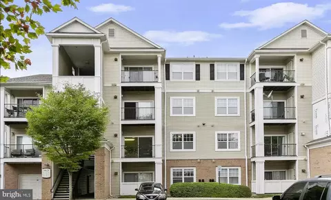 19629 Galway Bay Cir #303, Germantown, MD 20874
