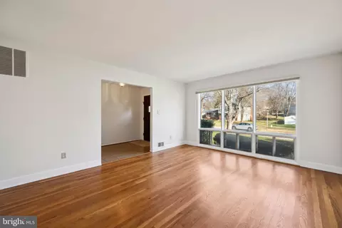 13002 Autumn Dr, Silver Spring, MD 20904 photo 3