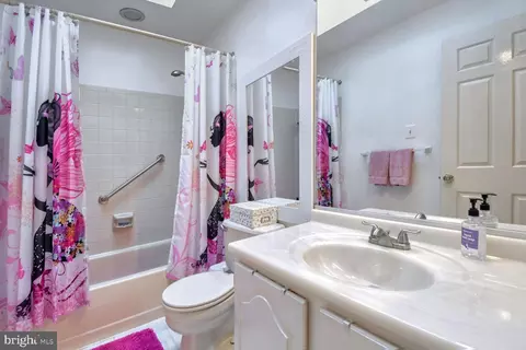 Bath - 631 Symphony Woods Dr, Silver Spring, MD 20901 photo 3 of 4