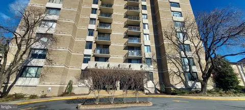 118 Monroe St #1309, Rockville, MD 20850