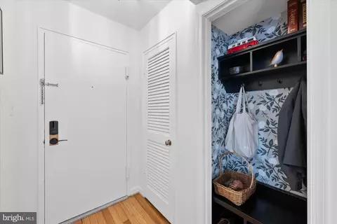 Entry Way - 2234 Washington Ave #302, Silver Spring, MD 20910 photo 2 of 2