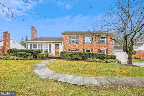 6302 Orchid Dr, Bethesda, MD 20817