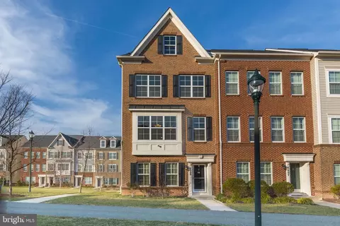 Exterior - 3609 Doc Berlin Dr, Silver Spring, MD 20906 photo 2 of 9