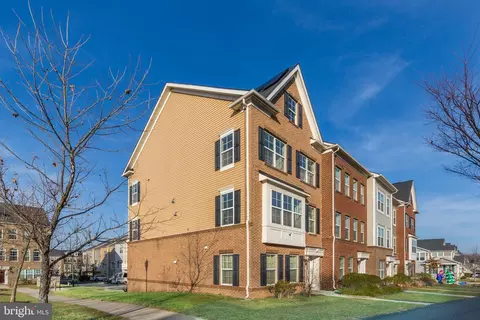 Exterior - 3609 Doc Berlin Dr, Silver Spring, MD 20906 photo 5 of 9