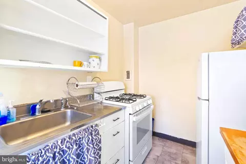 Kitchen - 8601 Manchester Rd #513, Silver Spring, MD 20901 photo 3 of 3