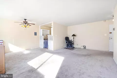 Living - 8601 Manchester Rd #513, Silver Spring, MD 20901 photo 2 of 3
