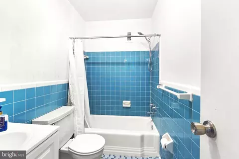 Bath - 8601 Manchester Rd #513, Silver Spring, MD 20901 photo 3 of 3