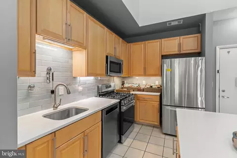 Kitchen - 1201 E West Hwy #409, Silver Spring, MD 20910 photo 3 of 4