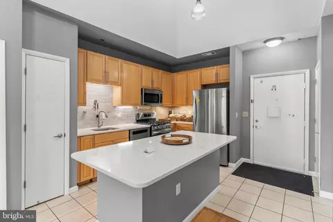 Kitchen - 1201 E West Hwy #409, Silver Spring, MD 20910 photo 2 of 4