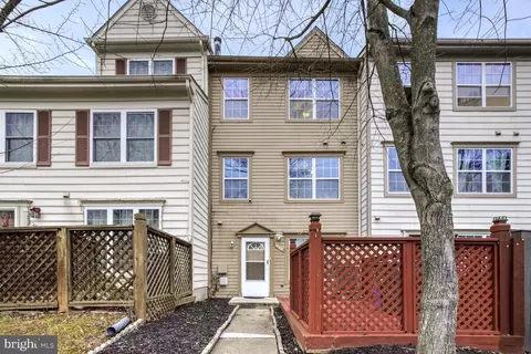 19704 Teakwood Cir #74, Germantown, MD 20874