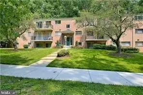 10527 Montrose Ave #103, Bethesda, MD 20814